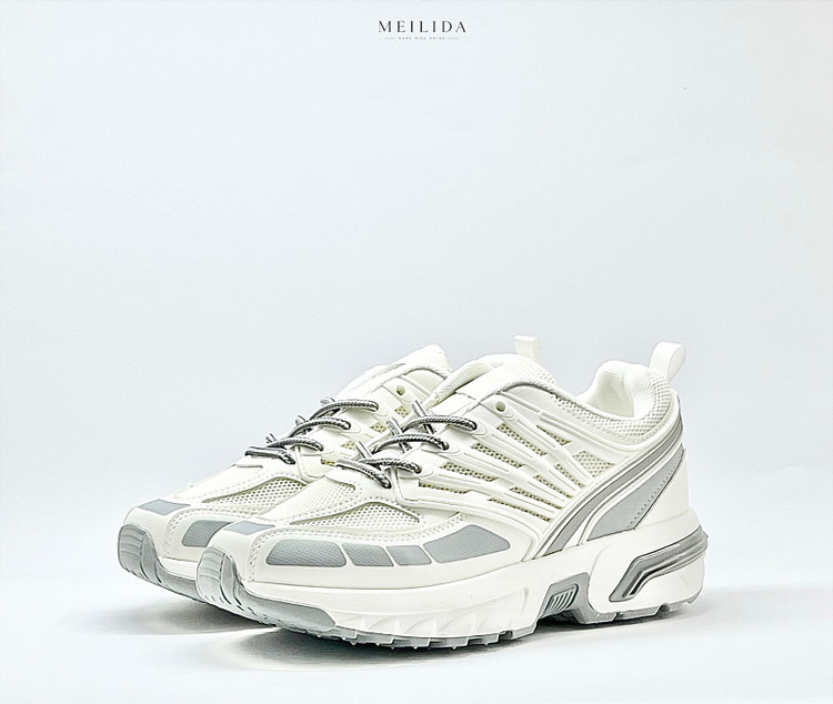کتونی وارداتی راحتی زنانه روزمره و پیاده روی برند k shoesکد 12008 رنگ سفید طوسی