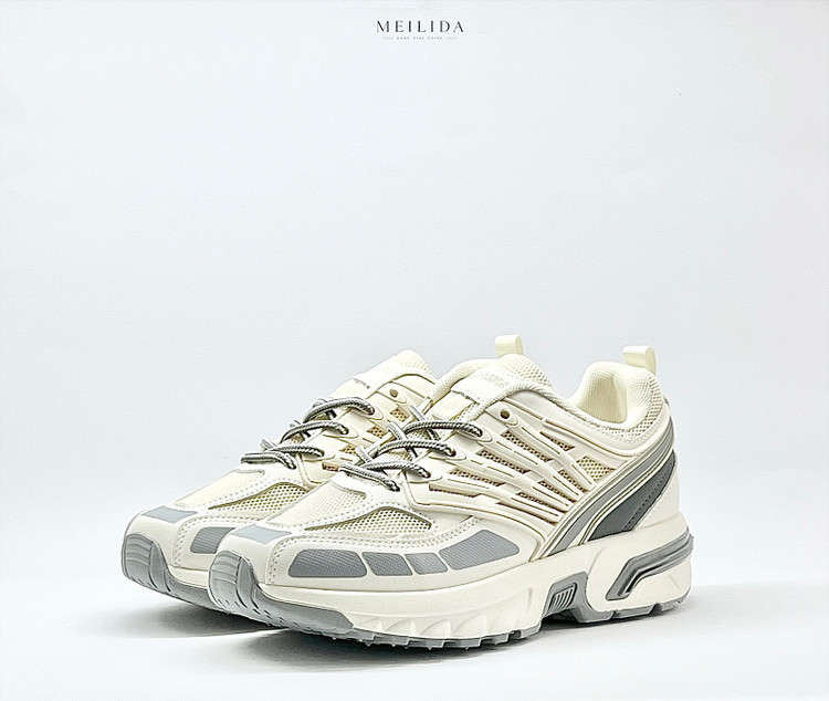 کتونی وارداتی راحتی زنانه روزمره و پیاده روی برند k shoesکد 12008 رنگ کرم طوسی