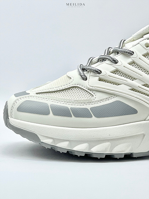 کتونی وارداتی راحتی زنانه روزمره و پیاده روی برند k shoesکد 12008 رنگ سفید طوسی