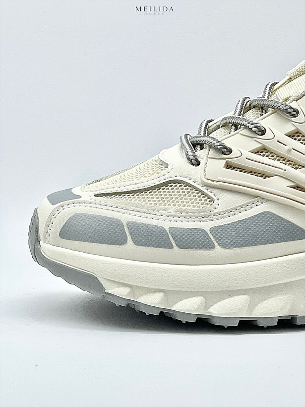 کتونی وارداتی راحتی زنانه روزمره و پیاده روی برند k shoesکد 12008 رنگ کرم طوسی