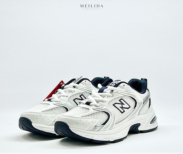 کتونی وارداتی راحتی زنانه روزمره و پیاده روی نیوبالانس برند k shoes کد ۱۳۱۸۹ رنگ سفید سرمه ای